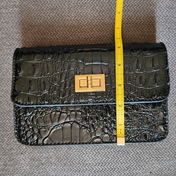 Black and Gold Alligator Print Crossbody Purse NWOT - Picture 8 of 9